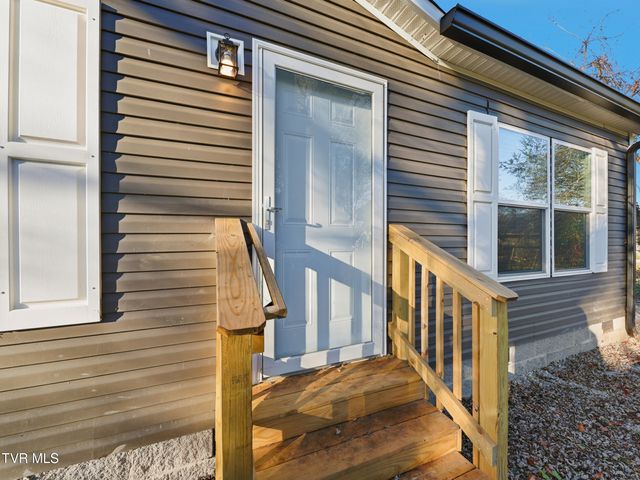 135 Gamble Lane, Lafollette, TN 37766