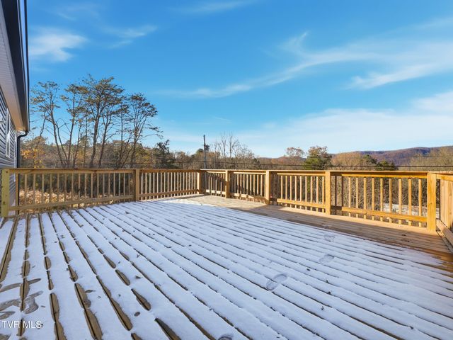 135 Gamble Lane, Lafollette, TN 37766