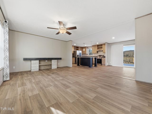 135 Gamble Lane, Lafollette, TN 37766