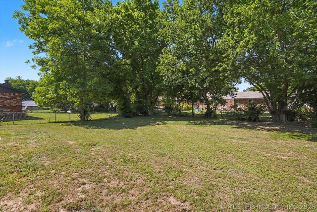 711 W 27th Street, Sand Springs, OK 74063