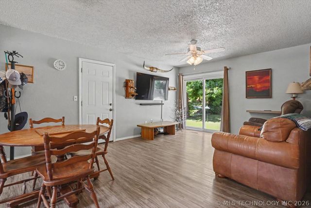 711 W 27th Street, Sand Springs, OK 74063