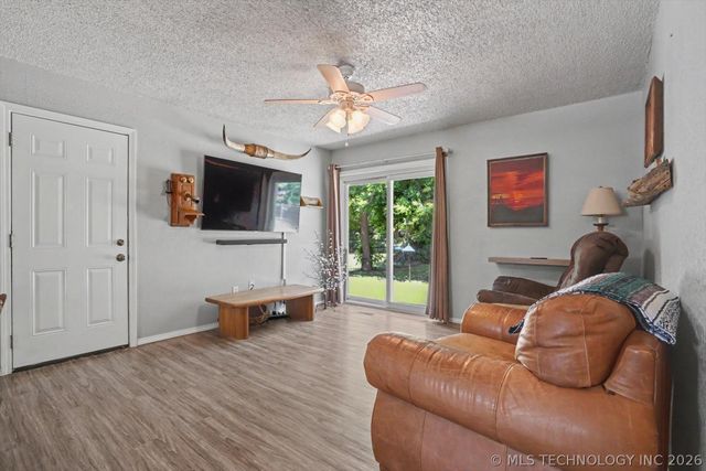 711 W 27th Street, Sand Springs, OK 74063