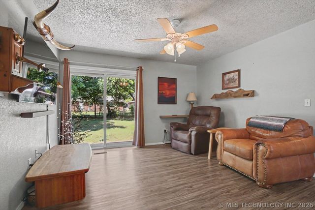 711 W 27th Street, Sand Springs, OK 74063