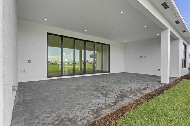9187 SW Shinnecock Drive, Port St Lucie, FL 34987