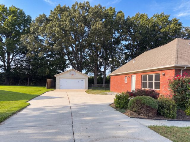 61 Eastridge Rd, Fayetteville, TN 37334