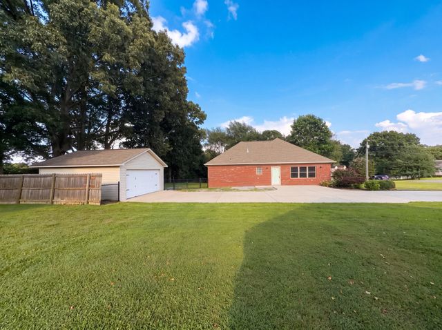 61 Eastridge Rd, Fayetteville, TN 37334