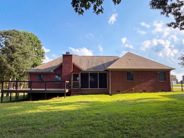 61 Eastridge Rd, Fayetteville, TN 37334