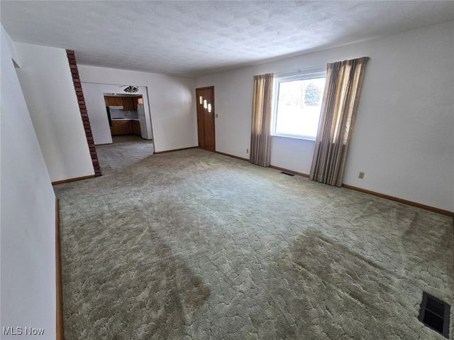 39 Jay Street, Davisville, WV 26142