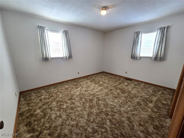 39 Jay Street, Davisville, WV 26142