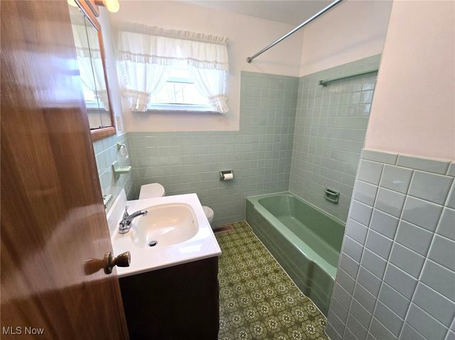 39 Jay Street, Davisville, WV 26142