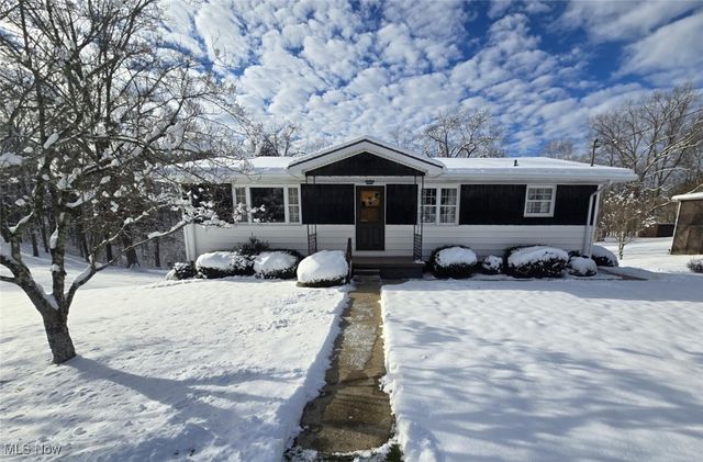 39 Jay Street, Davisville, WV 26142