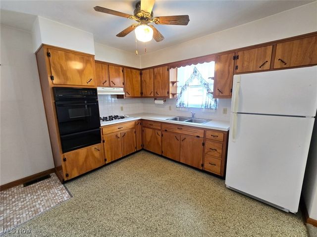 39 Jay Street, Davisville, WV 26142