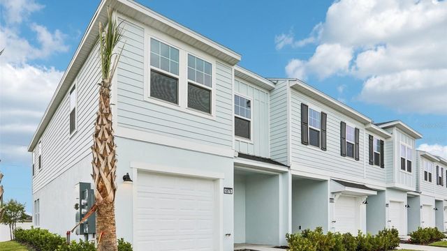 6876 HOLCOMBE DOWN DRIVE, Zephyrhills, FL 33541