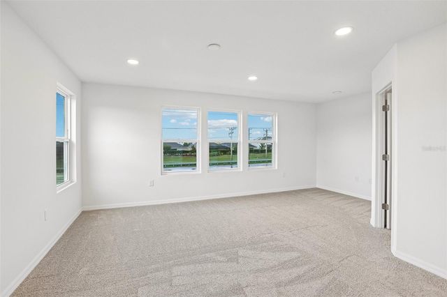 6876 HOLCOMBE DOWN DRIVE, Zephyrhills, FL 33541