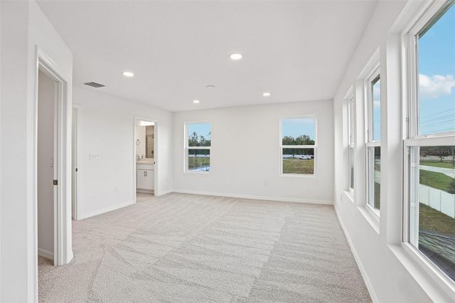6876 HOLCOMBE DOWN DRIVE, Zephyrhills, FL 33541