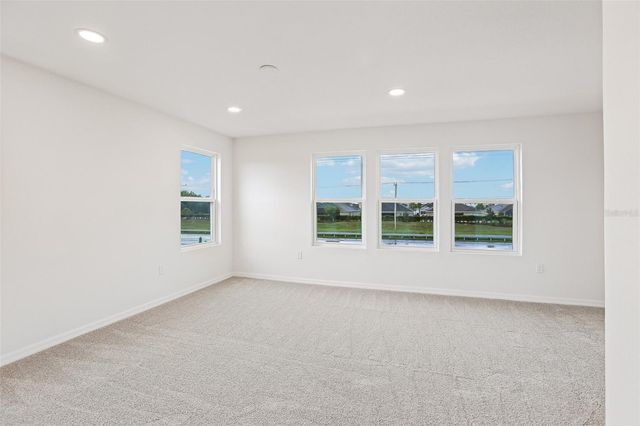 6876 HOLCOMBE DOWN DRIVE, Zephyrhills, FL 33541