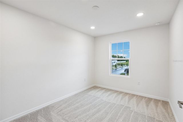6876 HOLCOMBE DOWN DRIVE, Zephyrhills, FL 33541