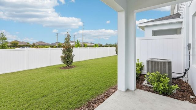 6876 HOLCOMBE DOWN DRIVE, Zephyrhills, FL 33541