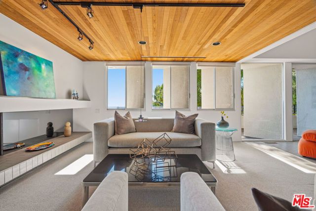 12268 Canna Road, Los Angeles, CA 90049