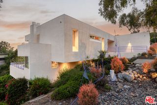 12268 Canna Road, Los Angeles, CA 90049