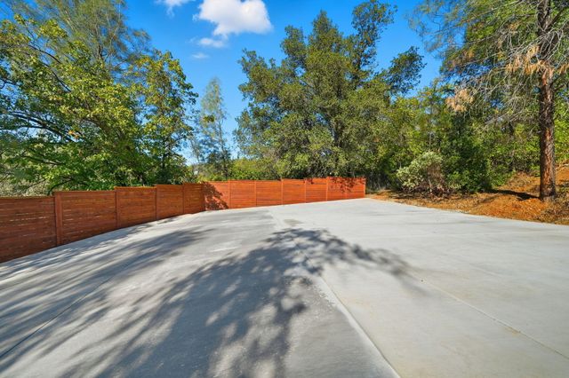 735 Shasta Park Drive, Shasta Lake, CA 96019