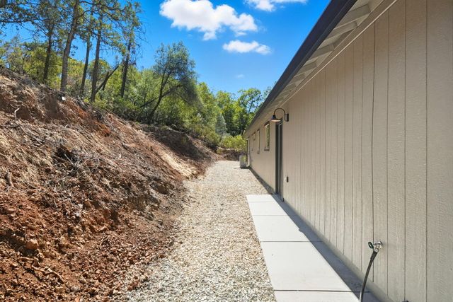 735 Shasta Park Drive, Shasta Lake, CA 96019