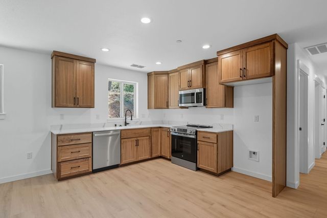 735 Shasta Park Drive, Shasta Lake, CA 96019