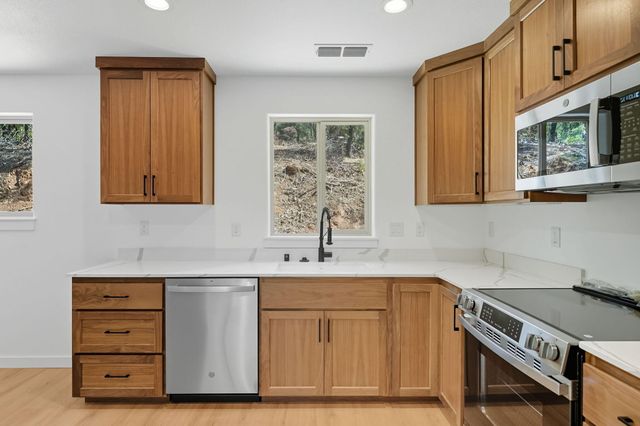 735 Shasta Park Drive, Shasta Lake, CA 96019