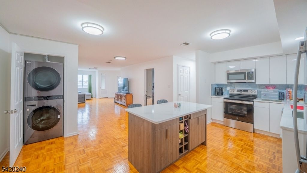 41 Wilson Ave 4i, Newark City, NJ 07105