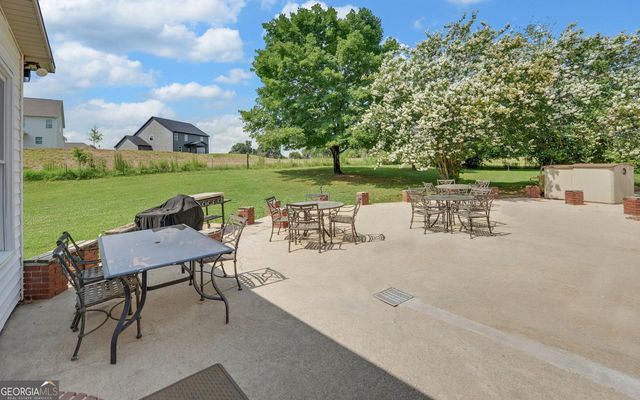 6077 Highway 332, Hoschton, GA 30548
