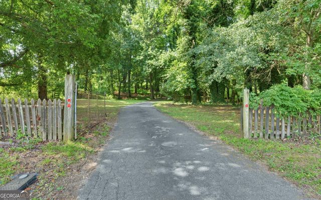 6077 Highway 332, Hoschton, GA 30548