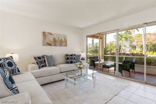 900 8th AVE S 102, Naples, FL 34102