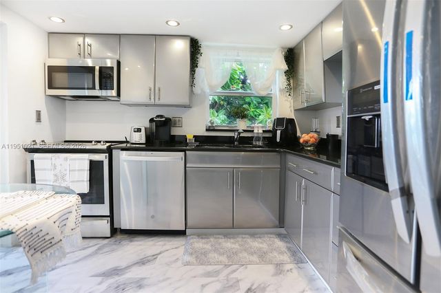 6570 Royal Palm Boulevard 301J, Margate, FL 33063