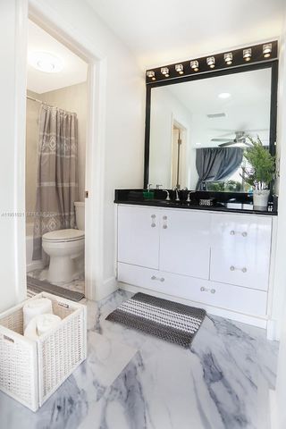 6570 Royal Palm Boulevard 301J, Margate, FL 33063