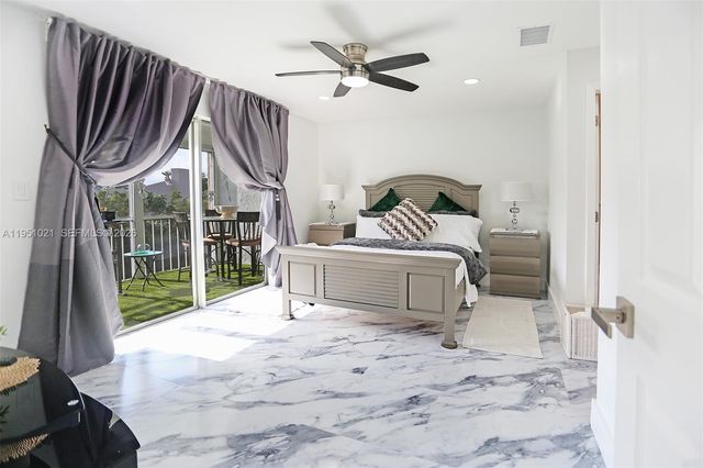 6570 Royal Palm Boulevard 301J, Margate, FL 33063