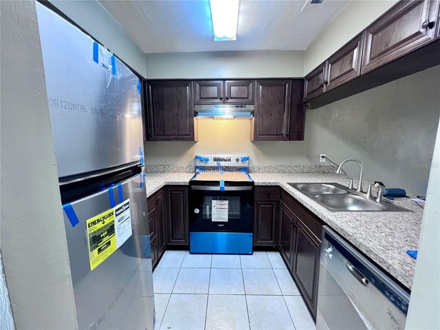 2735 SW 35TH PLACE 2004, Gainesville, FL 32608