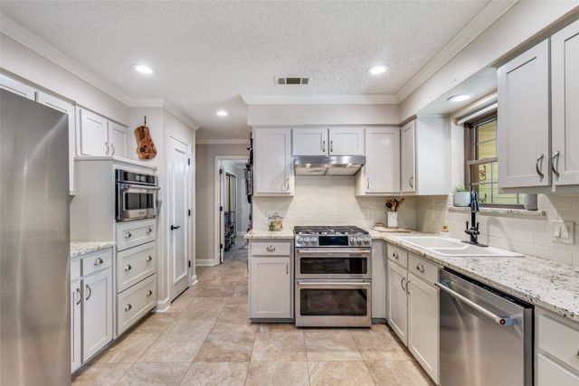 1505 Iowa Drive, Plano, TX 75093