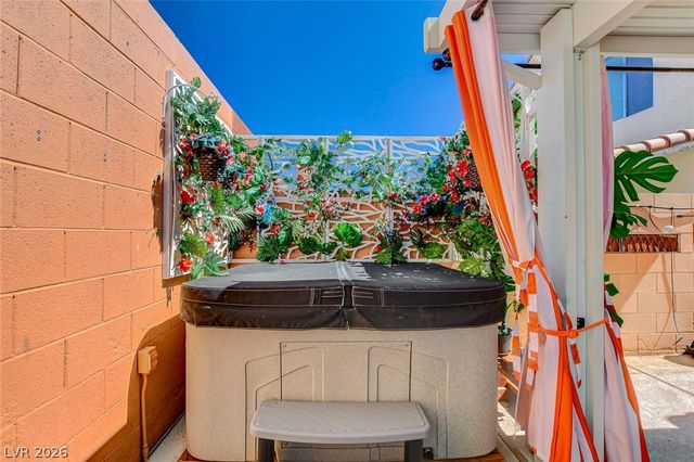 1717 Matador Way, Las Vegas, NV 89128