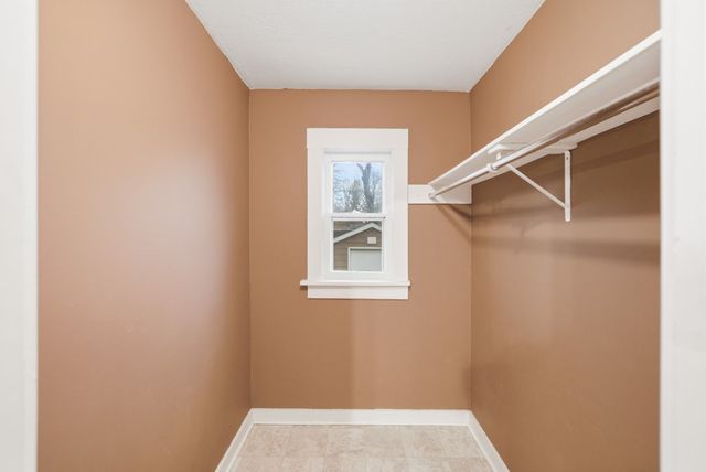 711 Creston Avenue, Des Moines, IA 50315