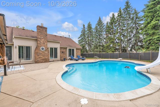 19157 Hillcrest Street, Livonia, MI 48152