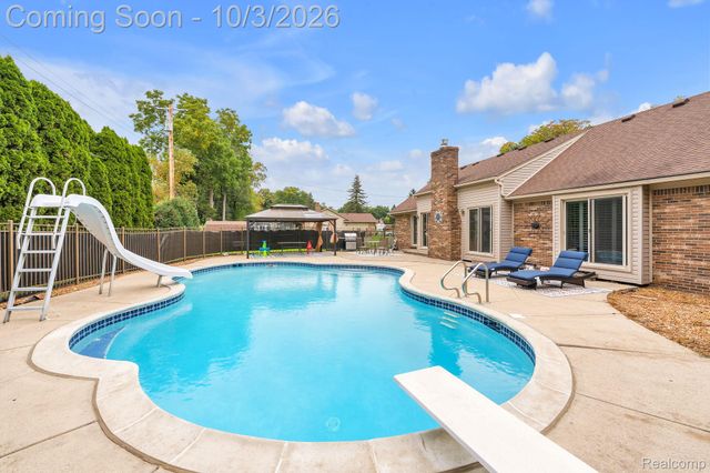 19157 Hillcrest Street, Livonia, MI 48152