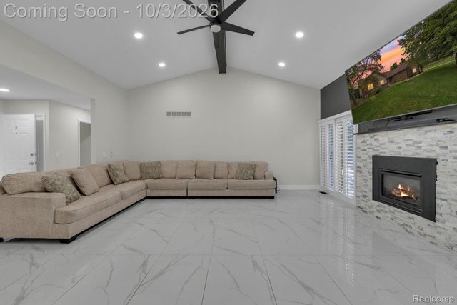 19157 Hillcrest Street, Livonia, MI 48152
