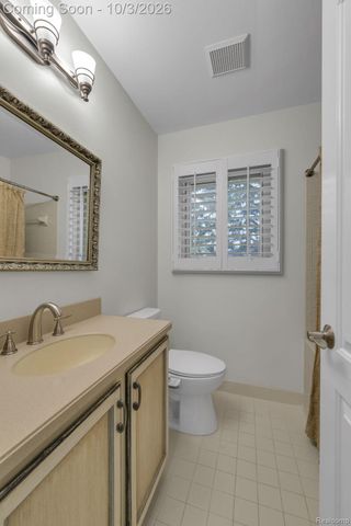 19157 Hillcrest Street, Livonia, MI 48152