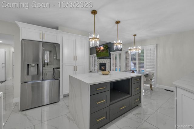 19157 Hillcrest Street, Livonia, MI 48152