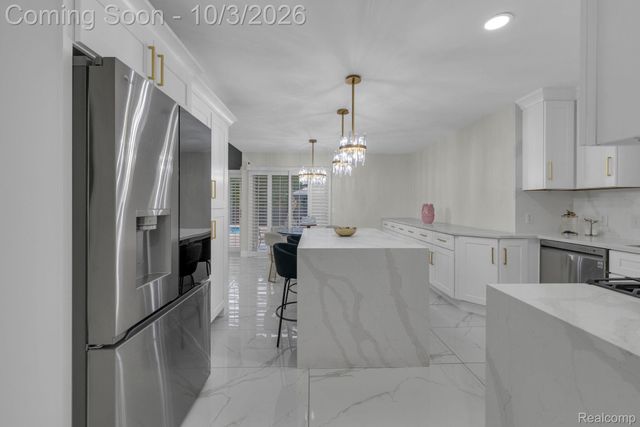 19157 Hillcrest Street, Livonia, MI 48152