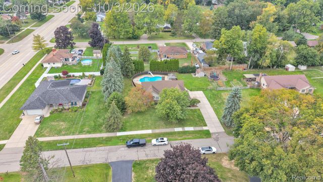19157 Hillcrest Street, Livonia, MI 48152