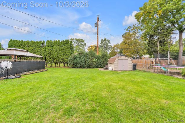 19157 Hillcrest Street, Livonia, MI 48152