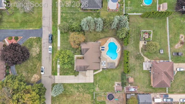19157 Hillcrest Street, Livonia, MI 48152