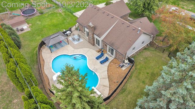 19157 Hillcrest Street, Livonia, MI 48152