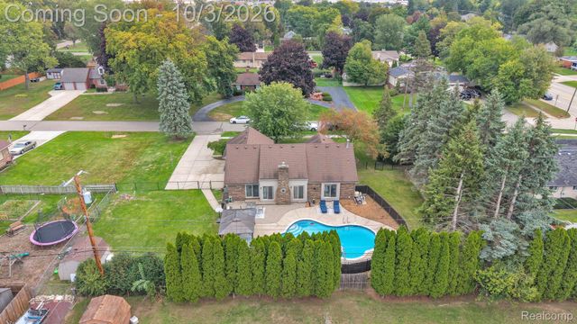 19157 Hillcrest Street, Livonia, MI 48152